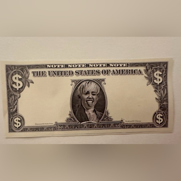Miley Cyrus Bangerz Tour Concert “Miley Money” Memorabilia - Picture 1 of 2